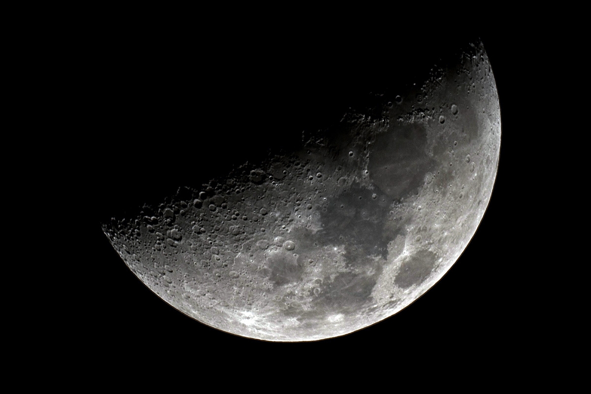 moon2.jpg