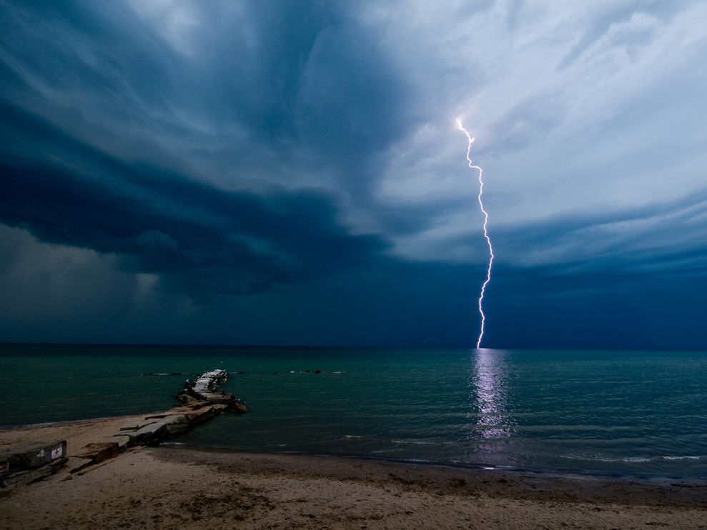 lightning-beach-larkin_3694_990x742.jpg