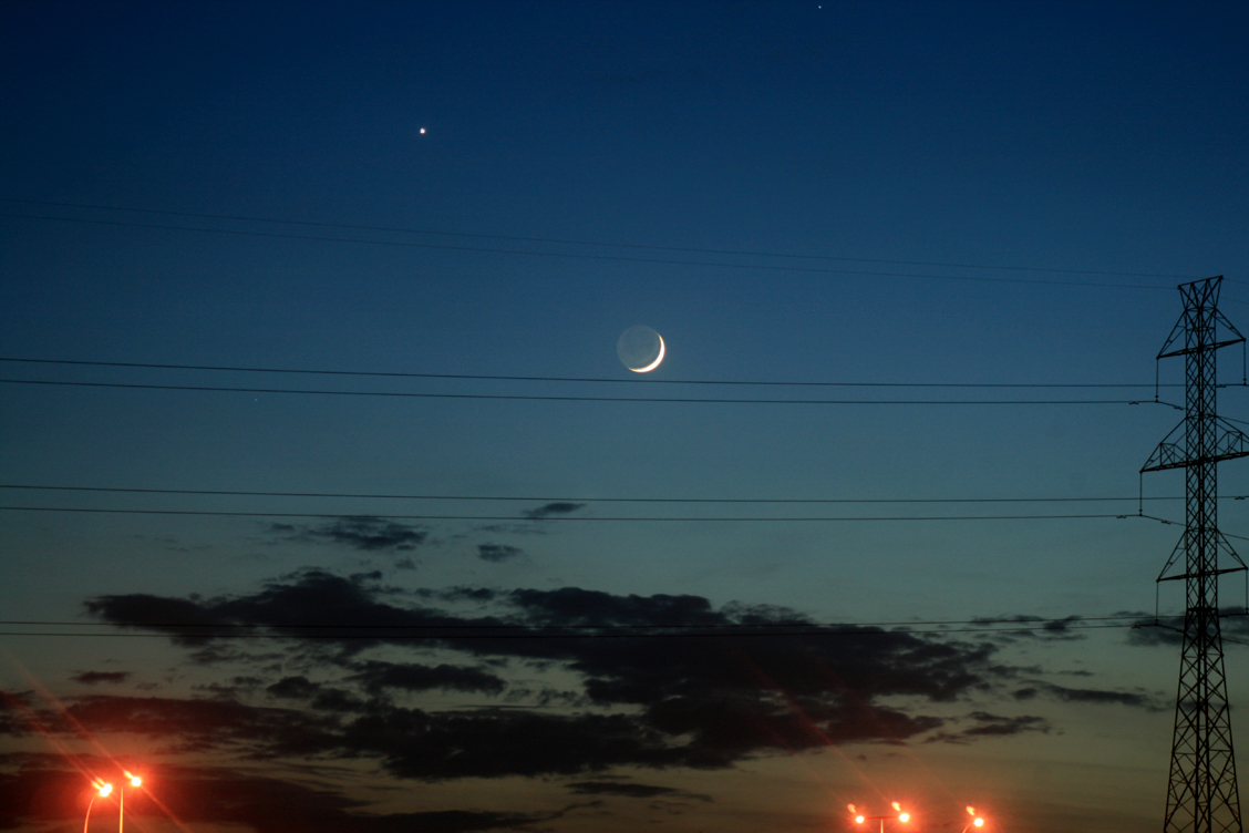 Dale-Nosko-Venus-Moon-conjunction-May-16-2010_1273991990.jpg