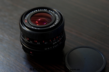 Carl Zeiss Jena 35mm 2.4 mc 5.jpg