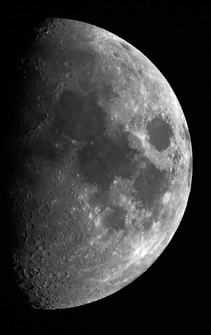 moon1.jpg