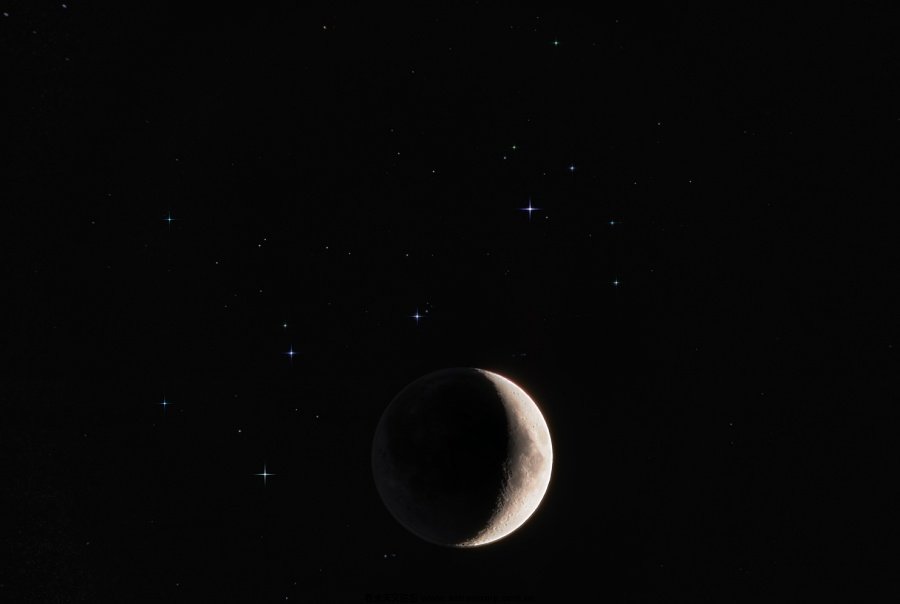 新月与昴星团.jpg