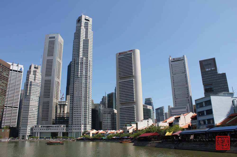 04-04新加坡河边的摩天大楼.jpg