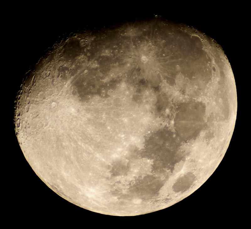 一个月亮.jpg