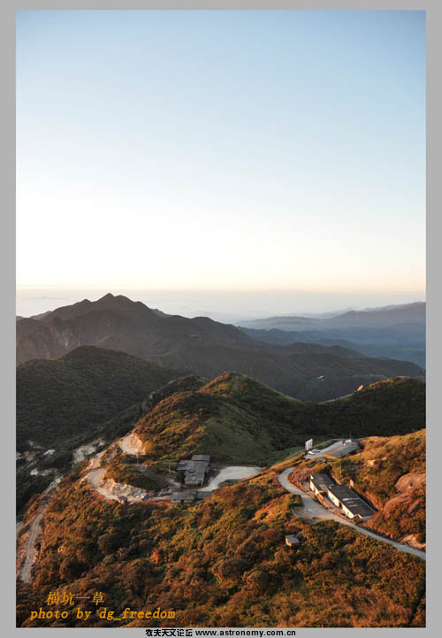 朝阳下的小村-0.jpg