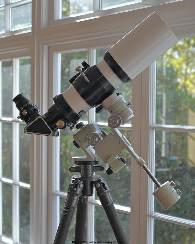 Stellarvue SV80S (LOMO 80 480 lens) on a Tak Teegul SP.jpg