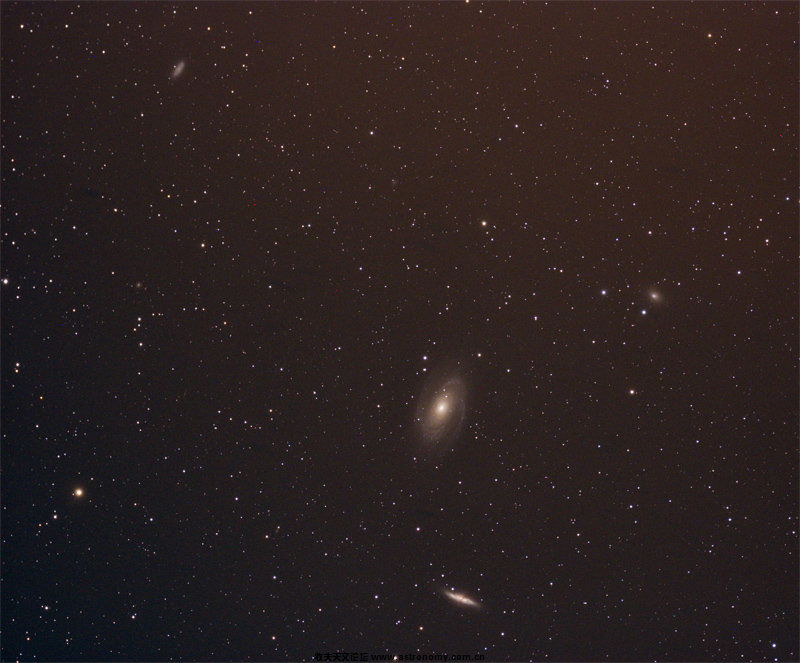 m8182-1.jpg