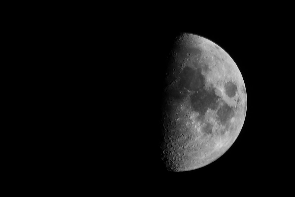 MOON2.jpg