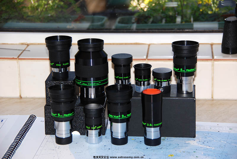 2480002-eyepieces3.jpg