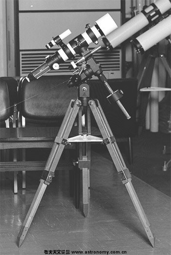 TS65P refractor 1st EQ mount w polarscope 1972.jpg