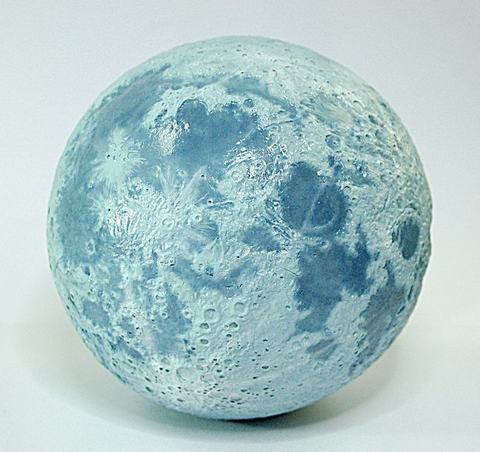 12-天蓝色小月球 直径11CM.jpg
