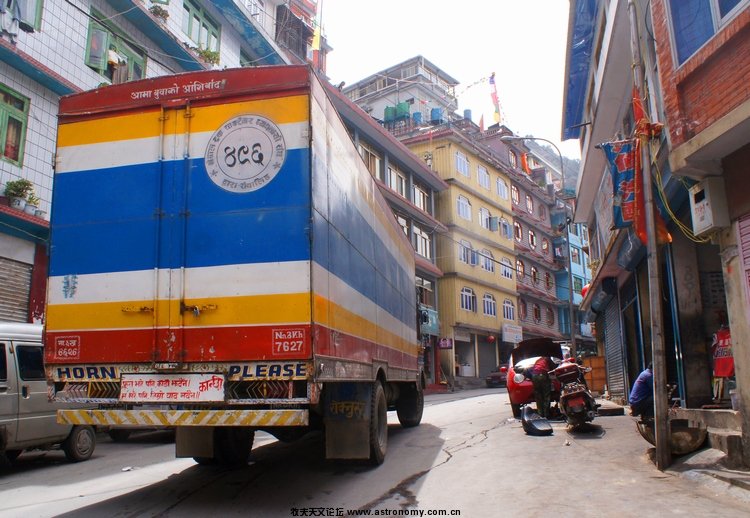 樟木的尼泊尔货车.jpg
