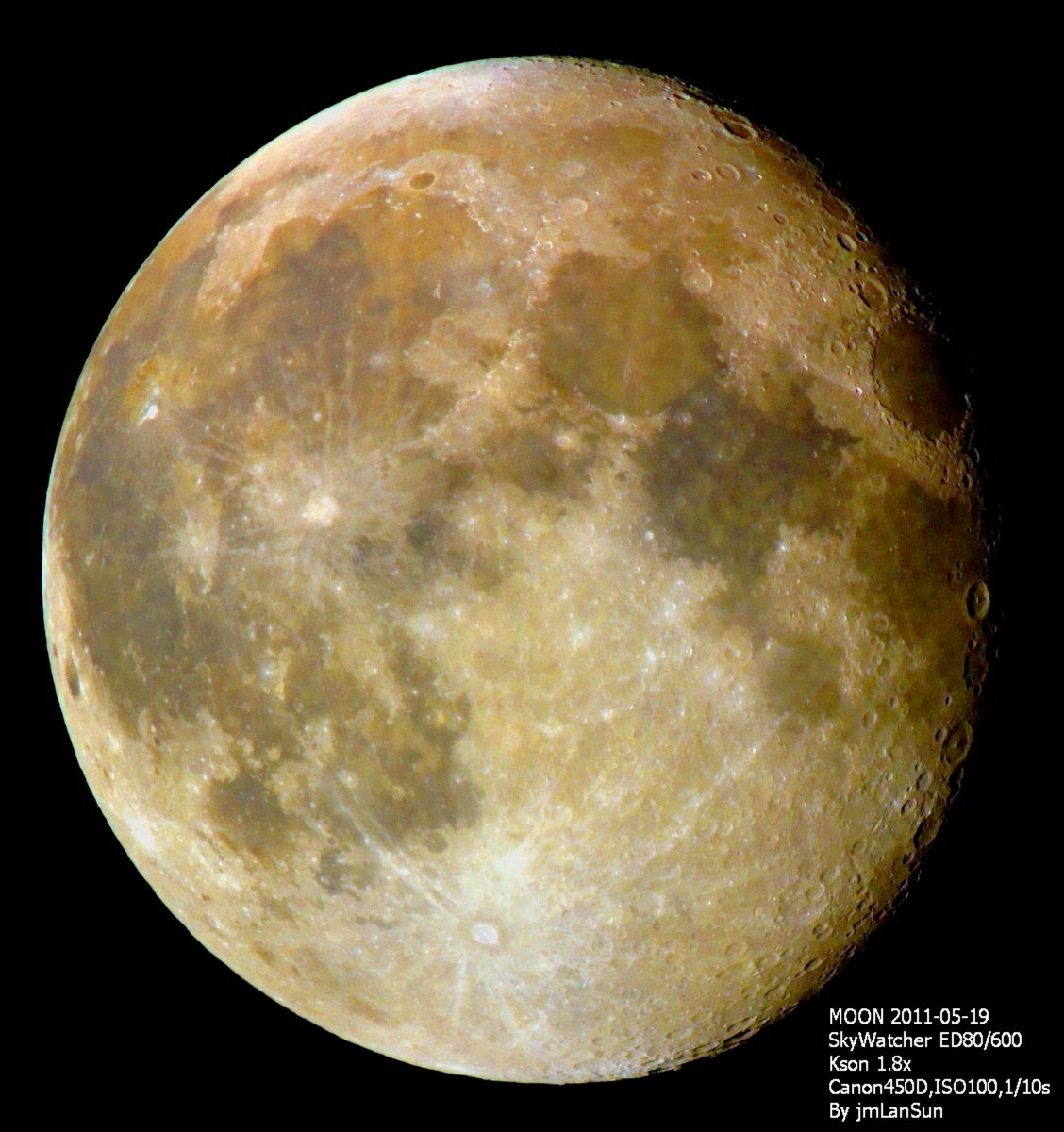Moon_2011-05-19_Color_1200.jpg