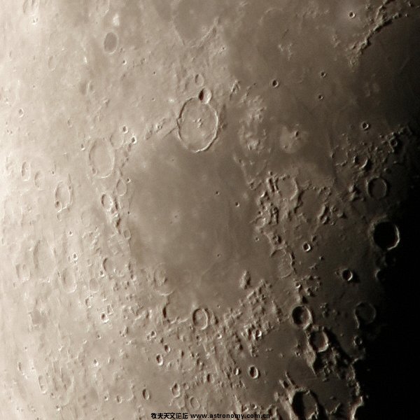 Moon_2011-05-27_局部.jpg