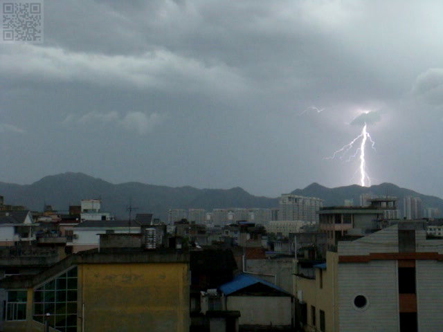 lightning副本.jpg