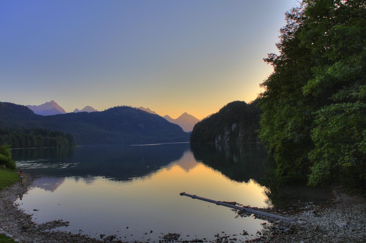 IMG_1862_3_4_tonemapped.jpg