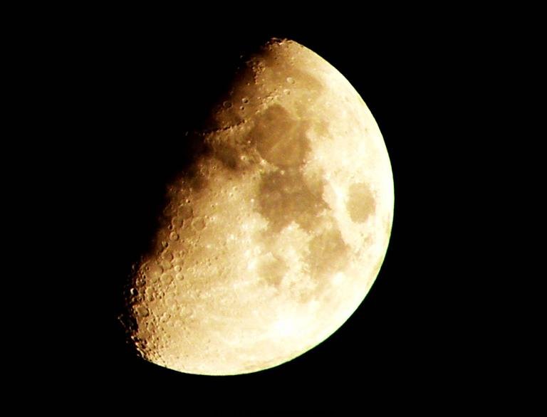moon.JPG