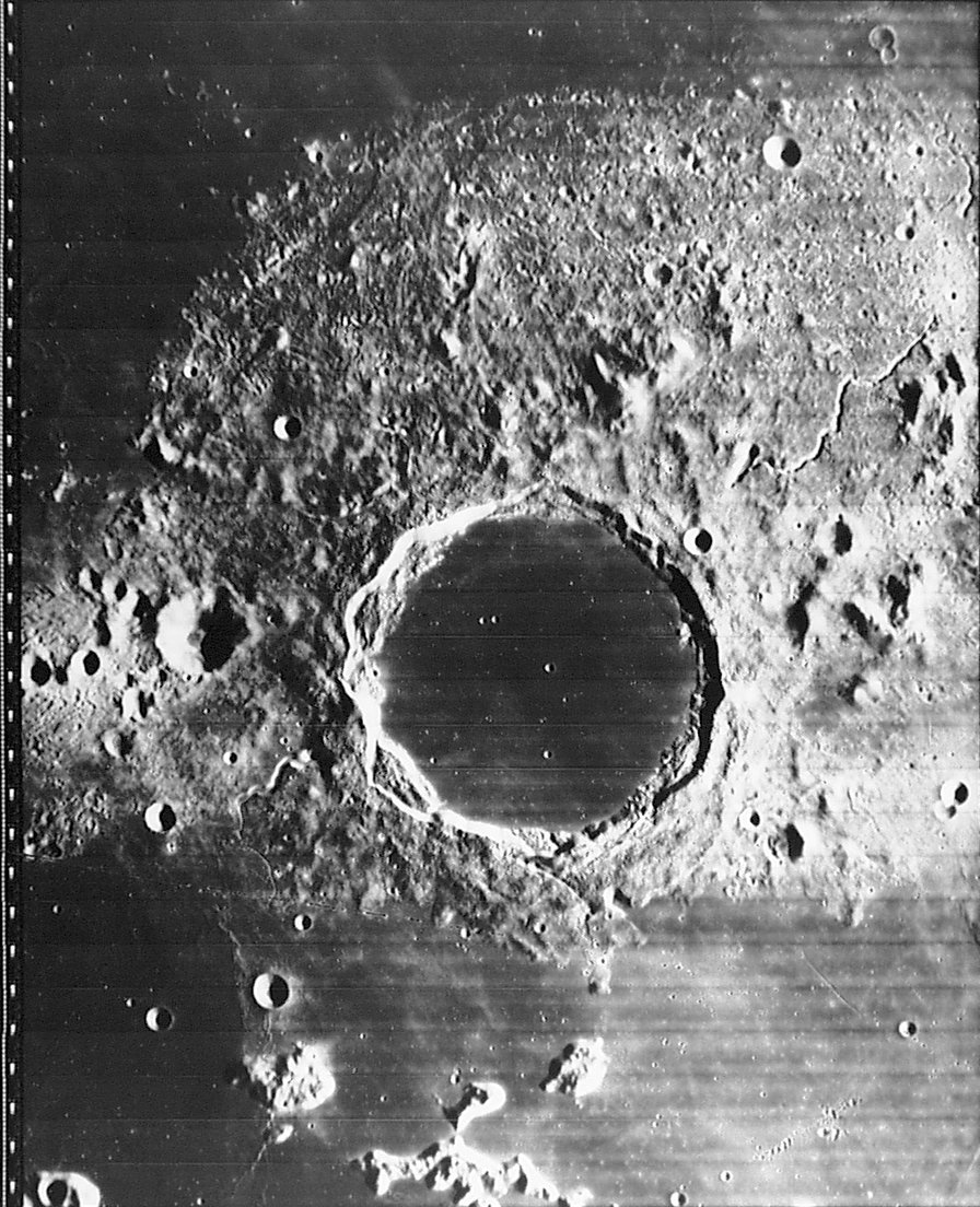 月球柏拉图环形山