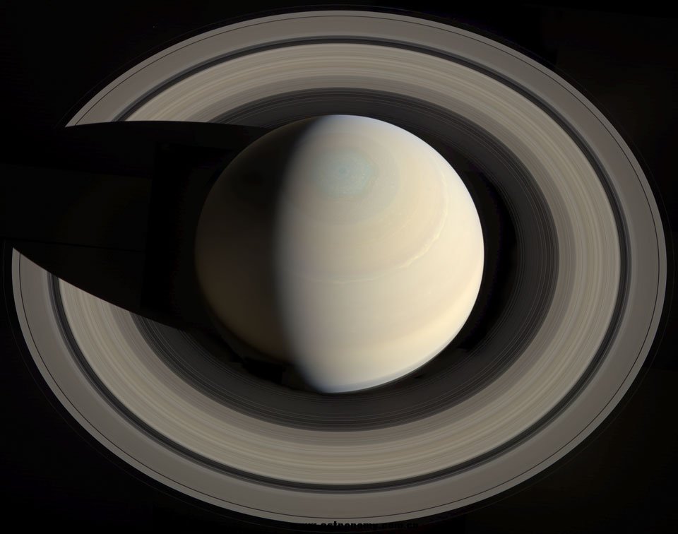 【nasa每日一图20131021】从卡西尼探测器上俯瞰土星