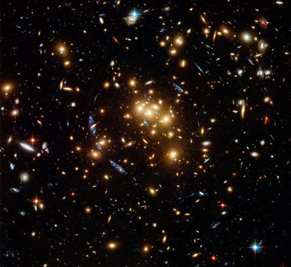 哈勃经典照片:百万恒星汇成宇宙喷泉(图)
