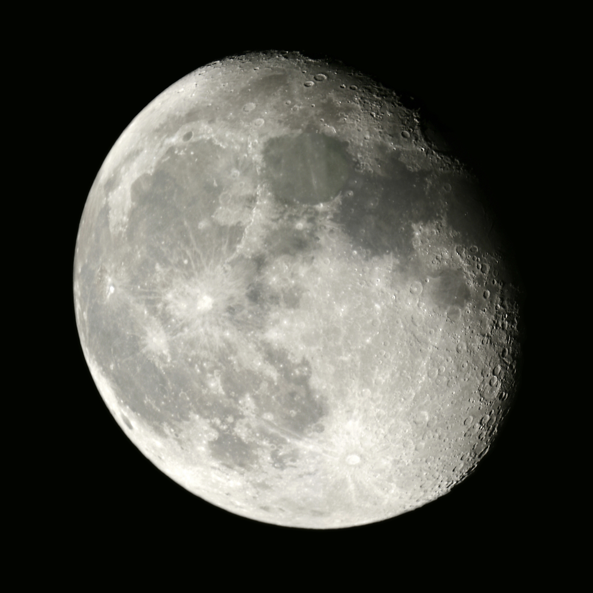 新进的c8第一次实拍月球