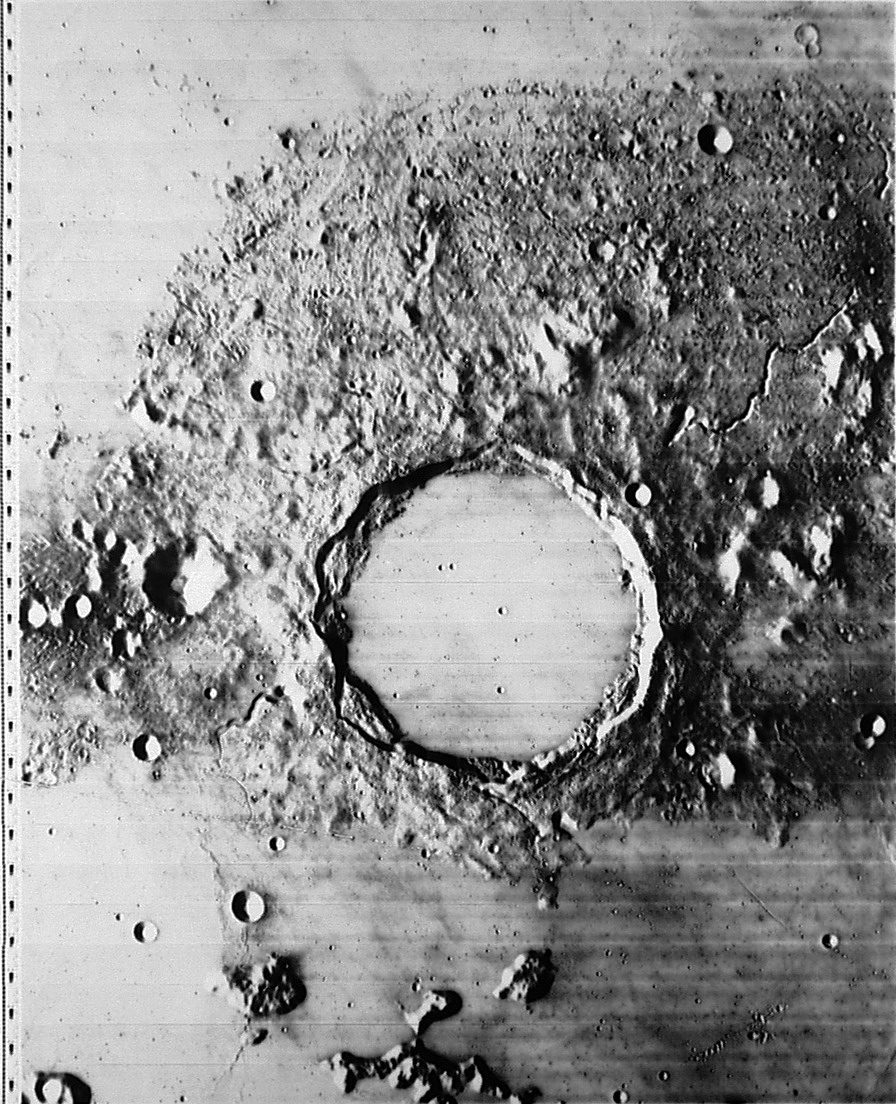 月球柏拉图环形山
